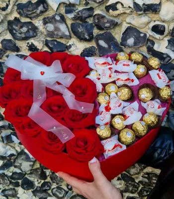 Roses Heart With Chocolate 3